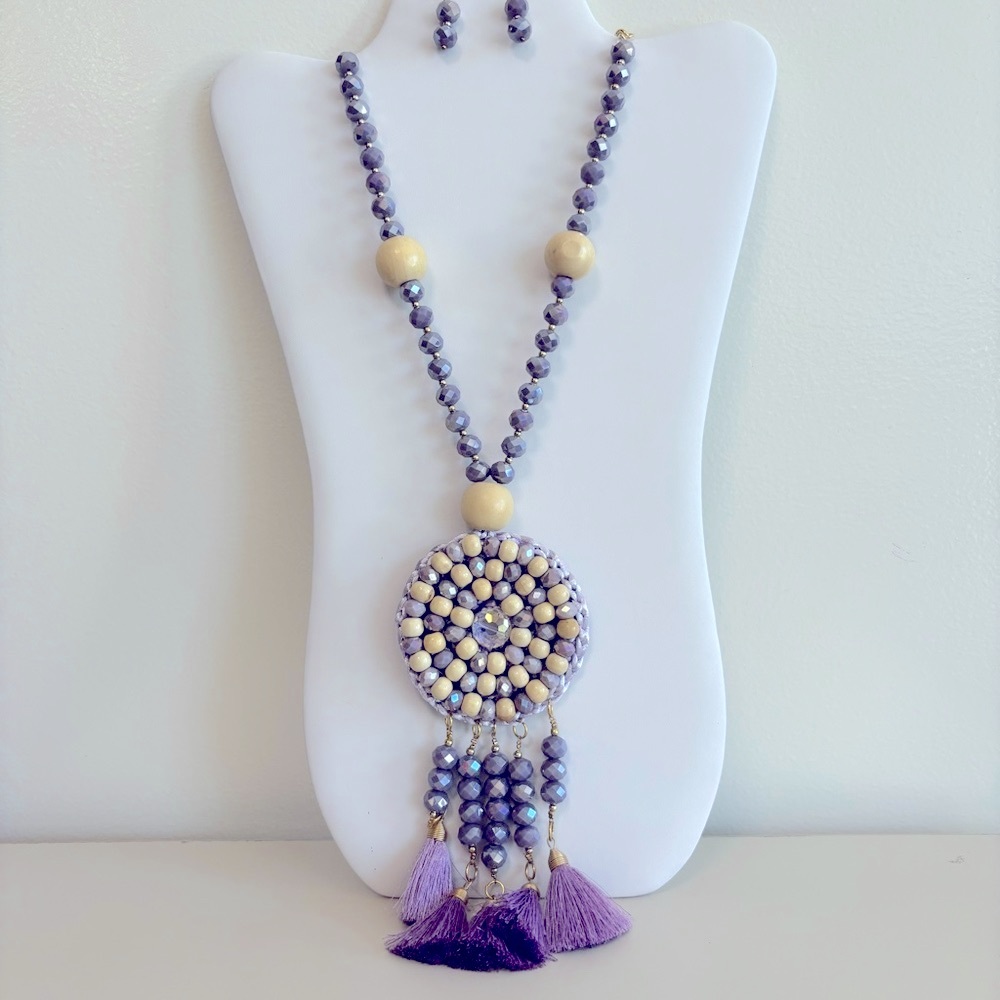 ✨New Listing✨Handcrafted macramé with wood and bead dream catcher necklace